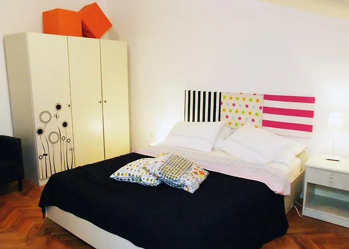 Family Friendly * Πούλα