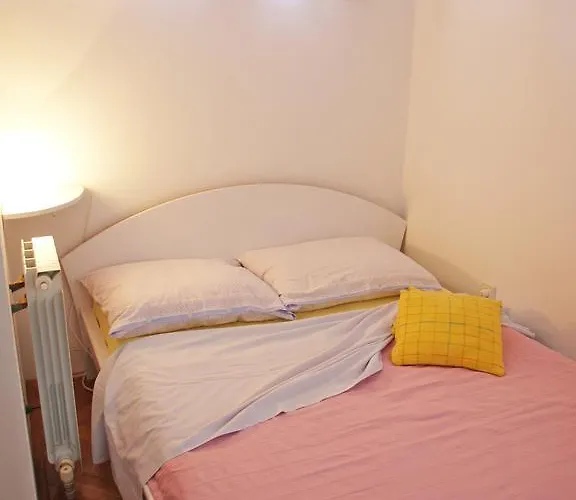 Family Friendly * Πούλα