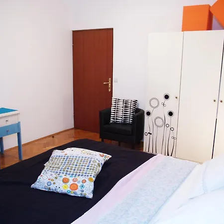 Family Friendly Apartment Pula